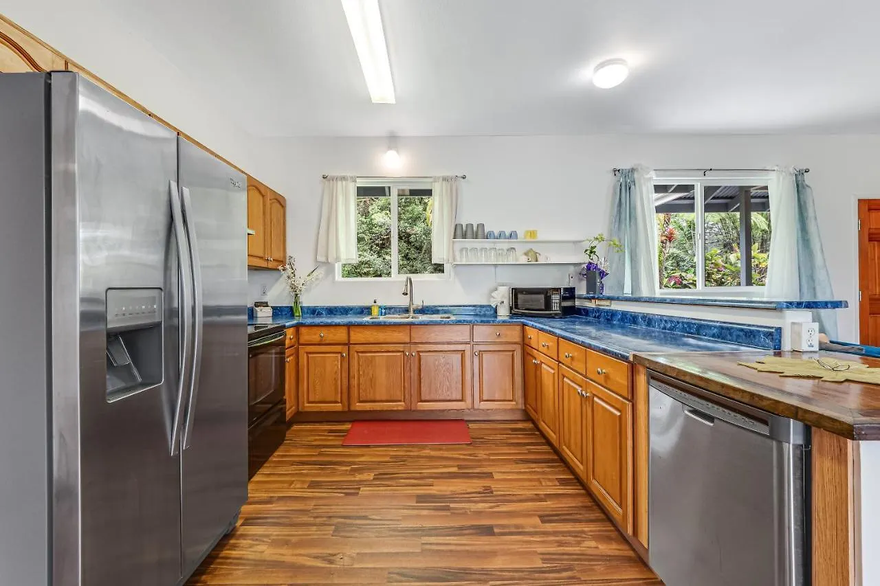 Hale Olena Ohana | 31+ Day Rental Keaau 0*,