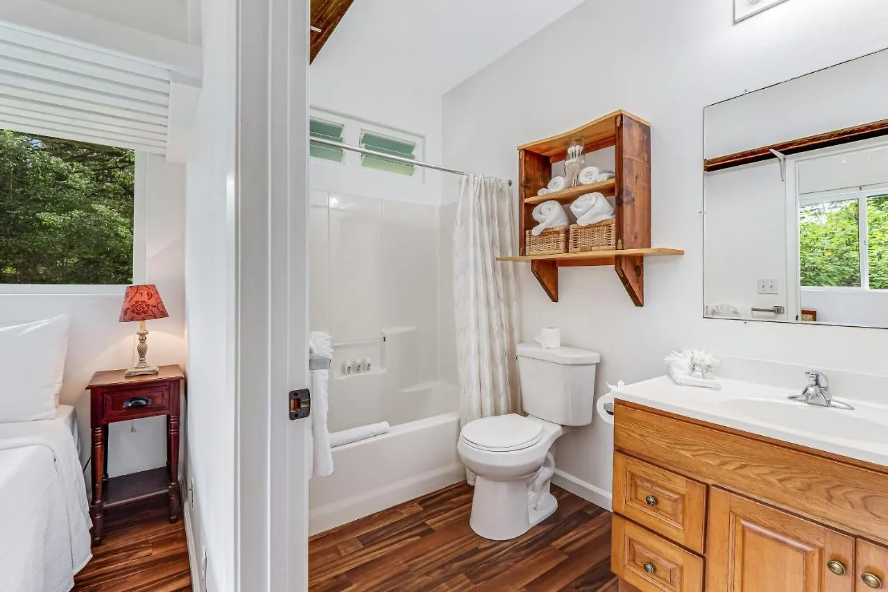 Hale Olena Ohana | 31+ Day Rental Keaau 0*,