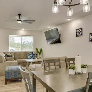 Getaway With Patio, 3 Mi To Shipman Beach! Holiday home